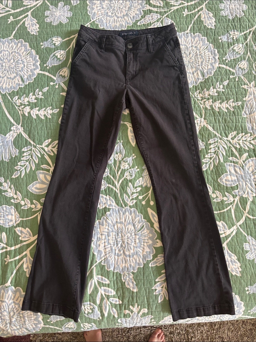 Aeropostale Black Skinny chinos with Slight Flare size 00short.